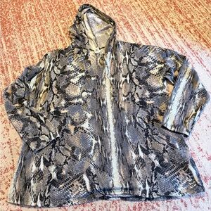 Snakeskin Pattern Hooded Sweatshirt w pockets